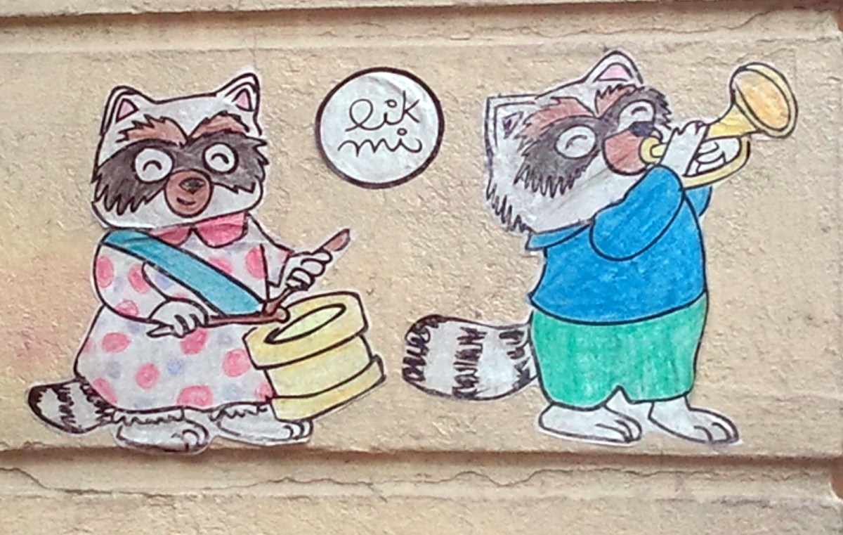 A sticker by Lik Mi in La Candelaria, Bogota